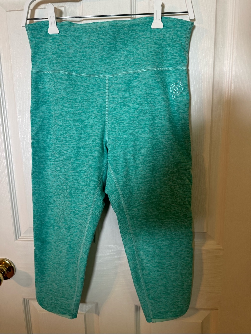 Peloton Teal Heather Capri Leggings